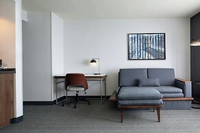 Courtyard by Marriott Chicago Downtown River North