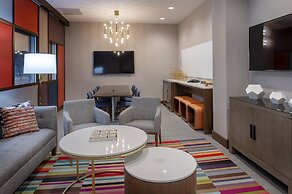 Crowne Plaza St. Louis Airport by IHG