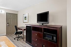 Days Inn by Wyndham Petersburg/South Fort Lee