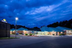 Days Inn by Wyndham Petersburg/South Fort Lee