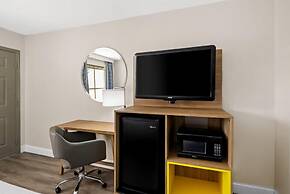 Days Inn by Wyndham Petersburg/South Fort Lee