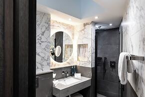 DoubleTree by Hilton London Victoria