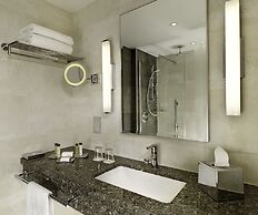 DoubleTree by Hilton London Victoria