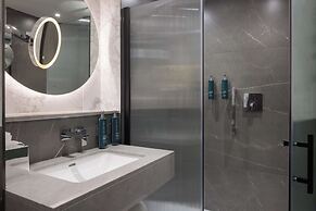 DoubleTree by Hilton London Victoria