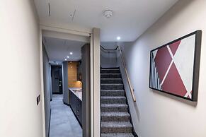 DoubleTree by Hilton London Victoria