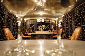 Chateau Merrimack Resort & Spa