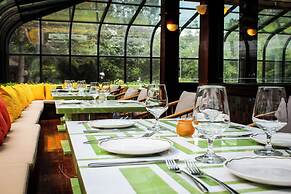 Chateau Merrimack Resort & Spa