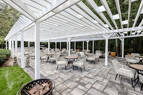 Chateau Merrimack Resort & Spa