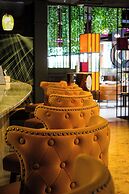 Chateau Merrimack Resort & Spa
