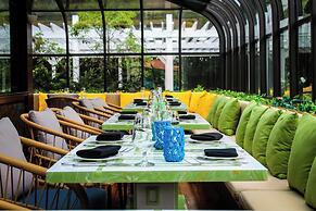 Chateau Merrimack Resort & Spa