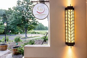 Chateau Merrimack Resort & Spa