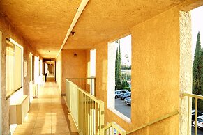 Travelodge by Wyndham Pasadena Central