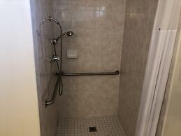 Travelodge by Wyndham Pasadena Central