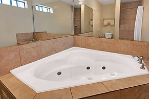 Travelodge by Wyndham Pasadena Central