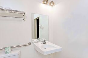 Travelodge by Wyndham Pasadena Central