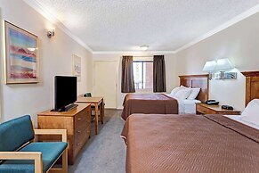 Travelodge by Wyndham Pasadena Central