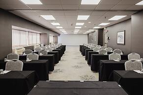Crowne Plaza Suites MSP Airport - Mall of America by IHG