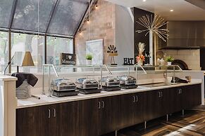 Crowne Plaza Suites MSP Airport - Mall of America by IHG