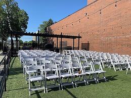 Crowne Plaza Suites MSP Airport - Mall of America by IHG