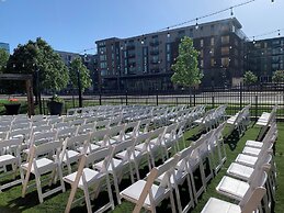 Crowne Plaza Suites MSP Airport - Mall of America by IHG