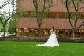 Crowne Plaza Suites MSP Airport - Mall of America by IHG