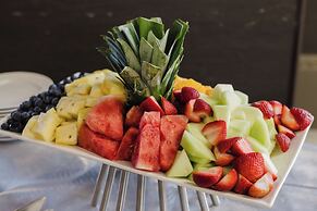 Crowne Plaza Suites MSP Airport - Mall of America by IHG