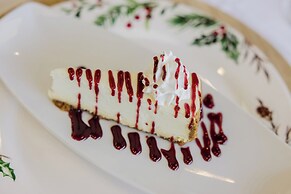 Crowne Plaza Suites MSP Airport - Mall of America by IHG