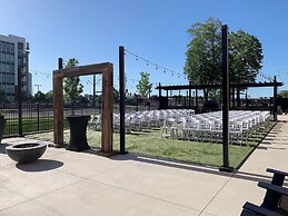 Crowne Plaza Suites MSP Airport - Mall of America by IHG