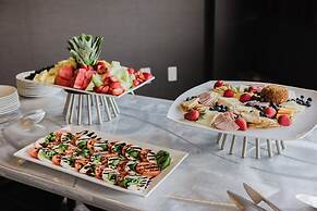 Crowne Plaza Suites MSP Airport - Mall of America by IHG