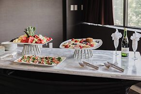 Crowne Plaza Suites MSP Airport - Mall of America by IHG