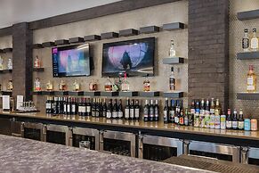 Crowne Plaza Suites MSP Airport - Mall of America by IHG