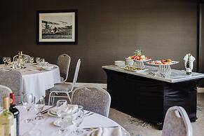 Crowne Plaza Suites MSP Airport - Mall of America by IHG