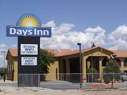 Days Inn by Wyndham Carlsbad