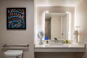 DoubleTree by Hilton Madison East