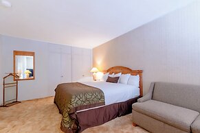 Historic Coronado Motor Hotel by OYO