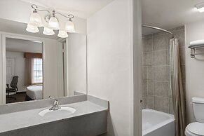 Historic Coronado Motor Hotel by OYO