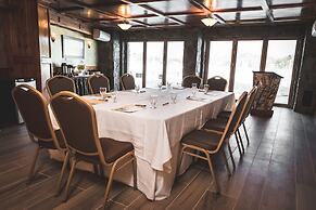 Golden Arrow Lakeside Resort
