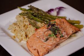 Holiday Inn Charleston Riverview by IHG