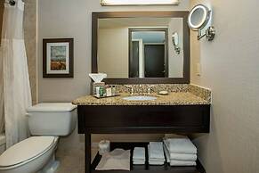 Hilton Winnipeg Airport Suites