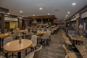 Hilton Winnipeg Airport Suites