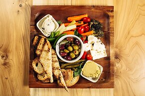 Hilton Winnipeg Airport Suites