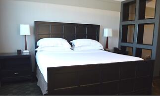 Hilton Winnipeg Airport Suites
