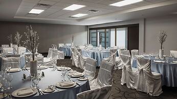 Hilton Winnipeg Airport Suites