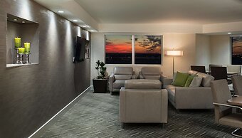 Hilton Winnipeg Airport Suites