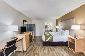 Quality Inn & Suites Hot Springs-Lake Hamilton