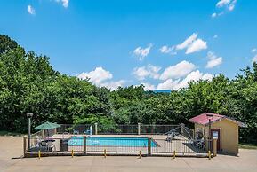 Quality Inn & Suites Hot Springs-Lake Hamilton
