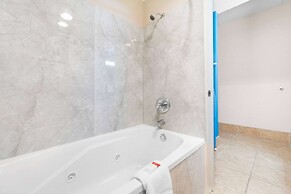 Baymont by Wyndham Muncie Near Ball State University