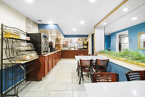 Baymont by Wyndham Muncie Near Ball State University