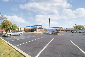 Baymont by Wyndham Muncie Near Ball State University