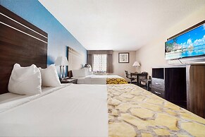 Baymont by Wyndham Muncie Near Ball State University